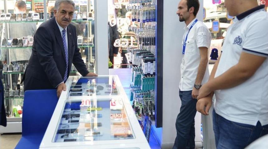 G&uuml;mr&uuml;k Ve Ticaret Bakanı Yazıcı, Rize'de
