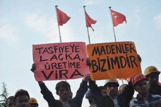 Maden İş&ccedil;ileri Valilik &Ouml;n&uuml;ne Y&uuml;r&uuml;d&uuml; 1