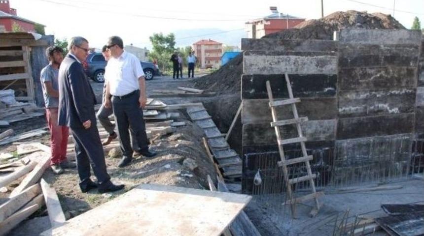 Vali Deniz, Okullar Ve İnşaatlarda Denetlemelerde Bulundu