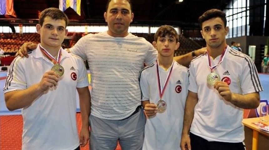 Yıldız Grekoromencilerden 1 G&uuml;m&uuml;ş Ve 2 Bronz Madalya