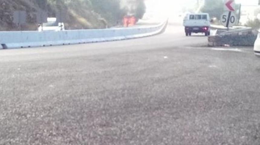 (&ouml;zel Haber) Muğla'da Seyir Halindeki Ara&ccedil; Alev Alev Yandı