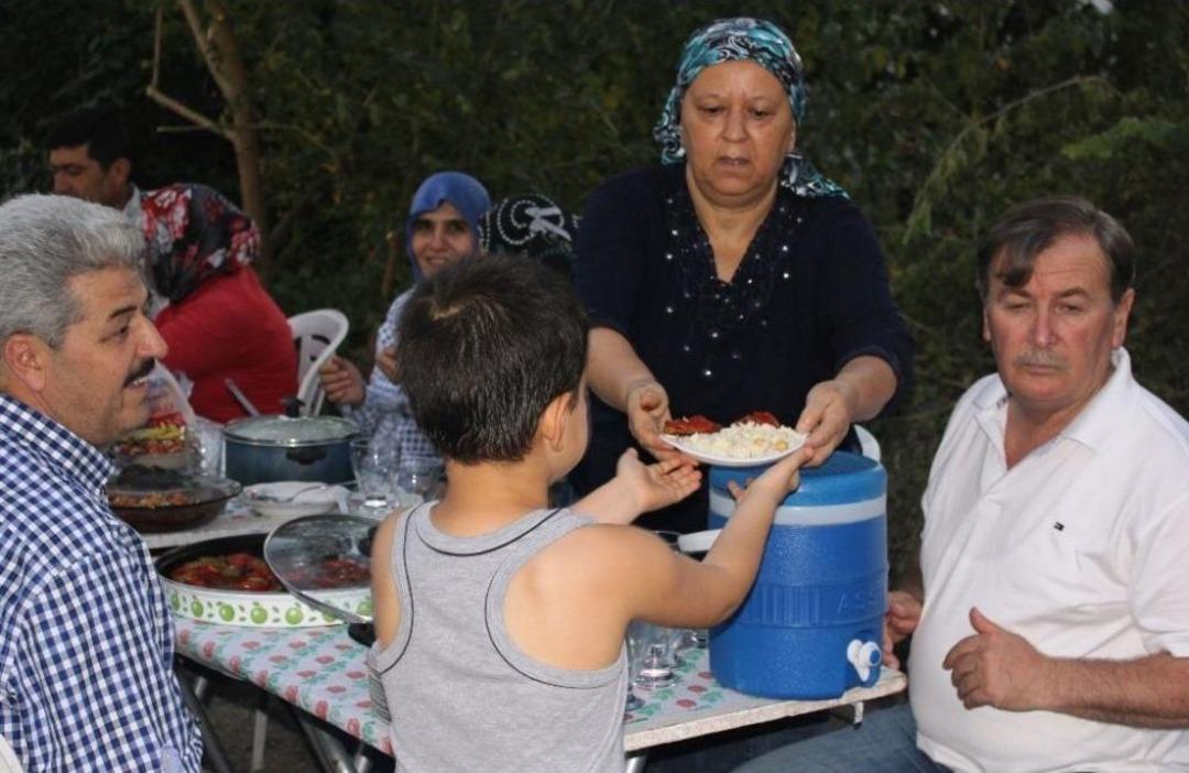Osmaniye'de Semazen G&ouml;sterisi Eşliğinde Iftar