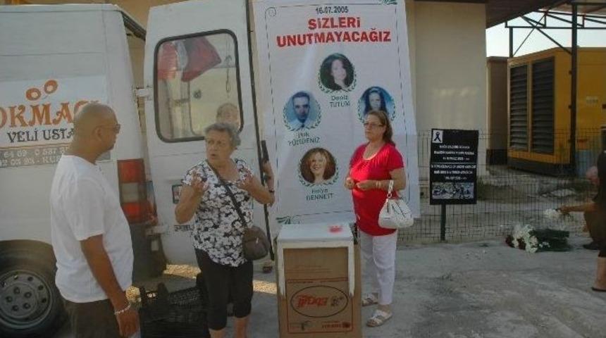 Kuşadası'ndaki Ter&ouml;r Kurbanları Anıldı