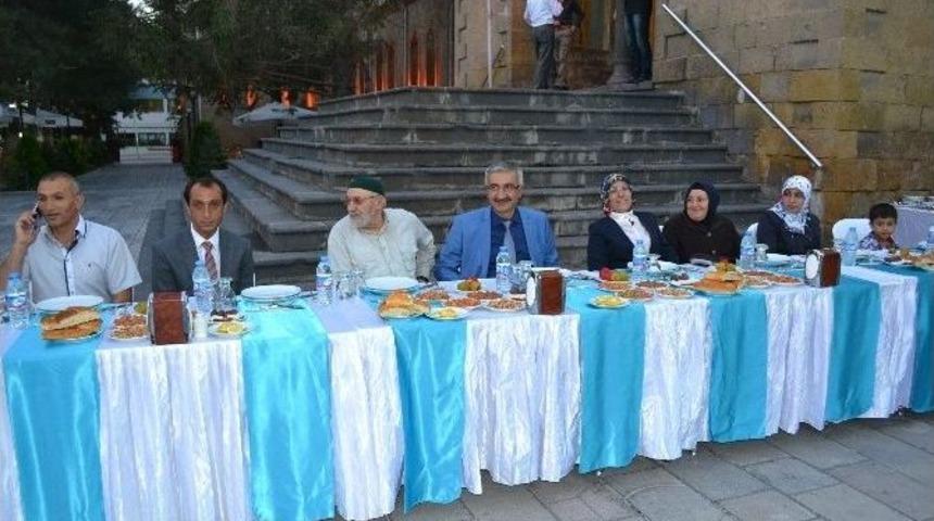 Vali Necmeddin Kılı&ccedil;: