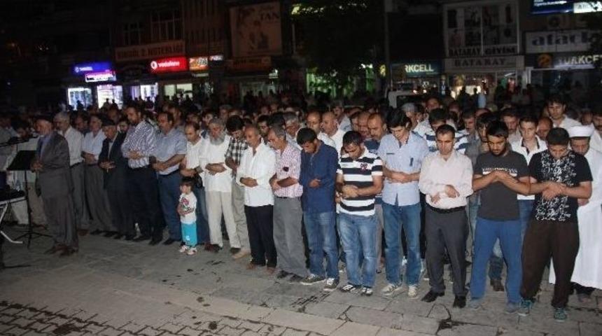 Bing&ouml;l&rsquo;de Gıyabi Cenaze Namazı Kılındı