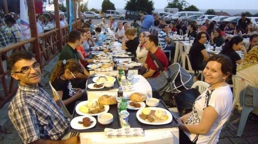 Hayrabolu Devlet Hastanesi Personeli İftar Yemeğinde Buluştu