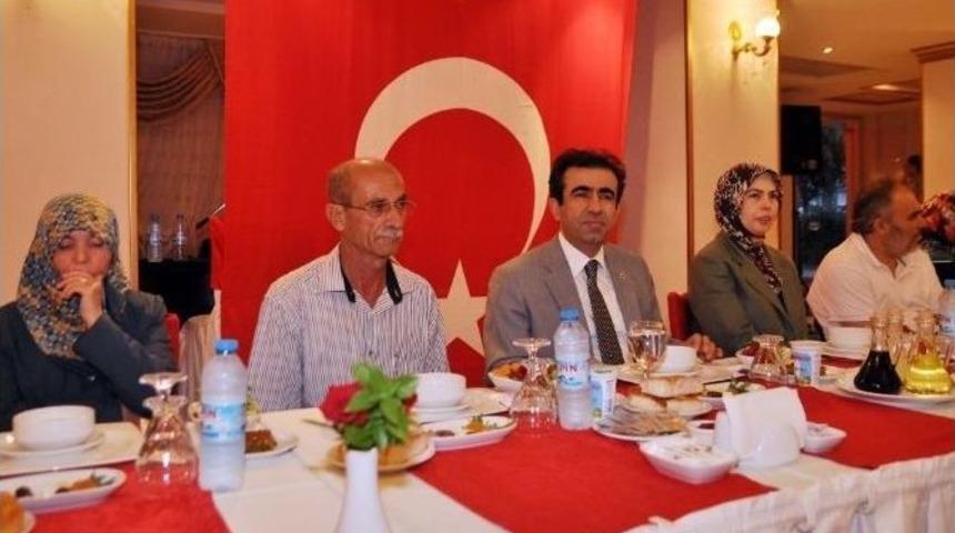 Vali G&uuml;zeloğlu Gazi Ve Şehit Aileleriyle İftarda Buluştu