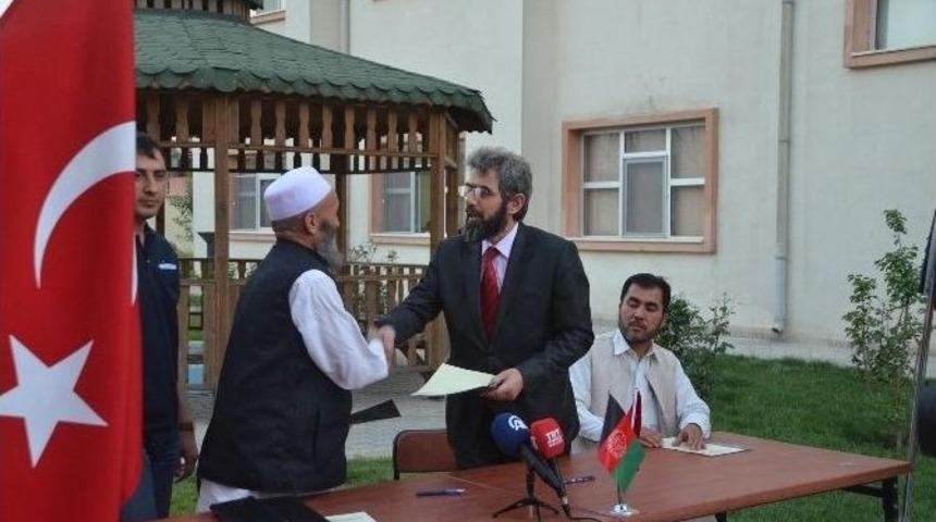 Tika, D&uuml;nya Yetimler G&uuml;n&uuml;&rsquo;nde Afganistan&rsquo;daki Yetimleri Unutmadı