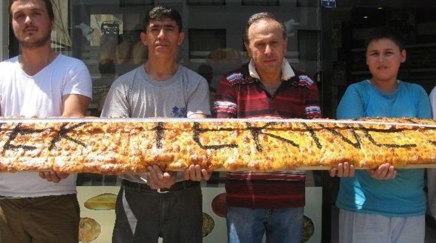 3 Metrelik Dev Ramazan Pidesi G&ouml;renleri Şaşırttı