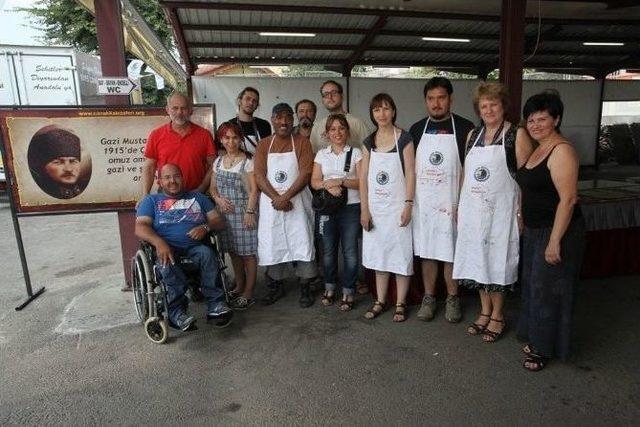 Yerli Ve Yabancı Sanat&ccedil;ılar, &Ccedil;anakkale M&uuml;zesini Gezdi 1