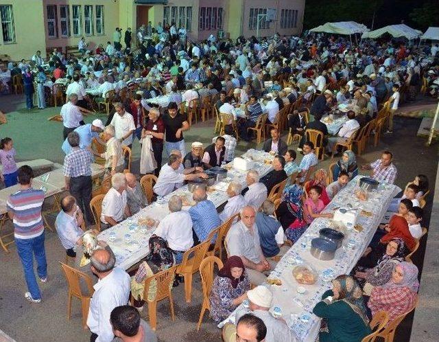 Trabzon B&uuml;y&uuml;kşehir Belediyesi&rsquo;nden Şalpazarı&rsquo;nda İftar 1