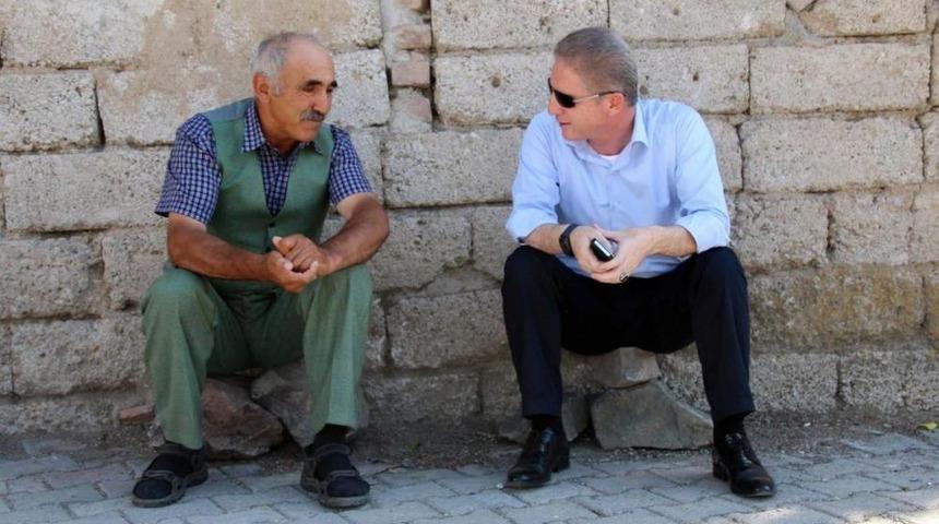 Kaymakam G&uuml;l, K&ouml;ylerde Temaslarda Bulundu