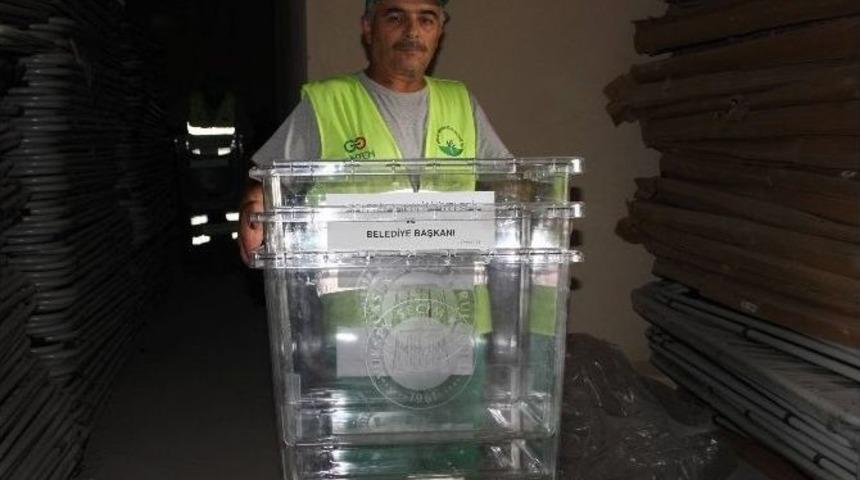 Se&ccedil;im Sandıkları Okul Yolunda