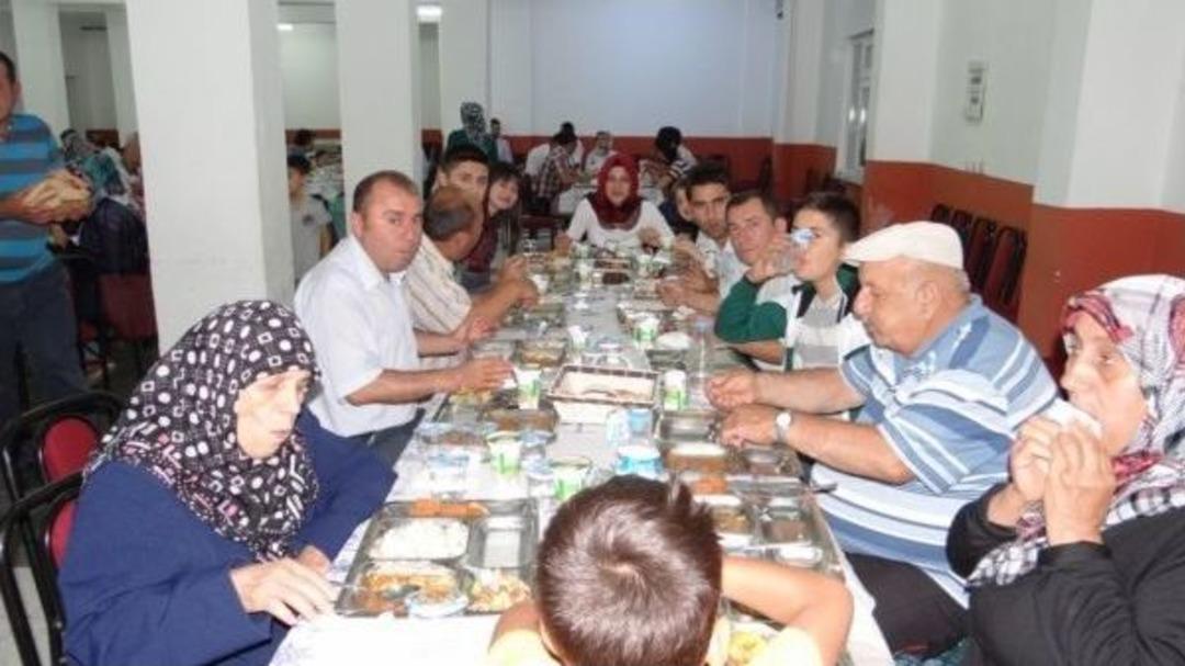 G&ouml;lpazarı İl&ccedil;e Devlet Hastanesi &Ccedil;alışanları İftarda Buluştu