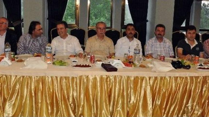 Yeni &Ccedil;eltek K&ouml;m&uuml;r İşletmeleri Genel M&uuml;d&uuml;r&uuml; Osman Coşkun&rsquo;dan Gazetecilere İftar Yemeği