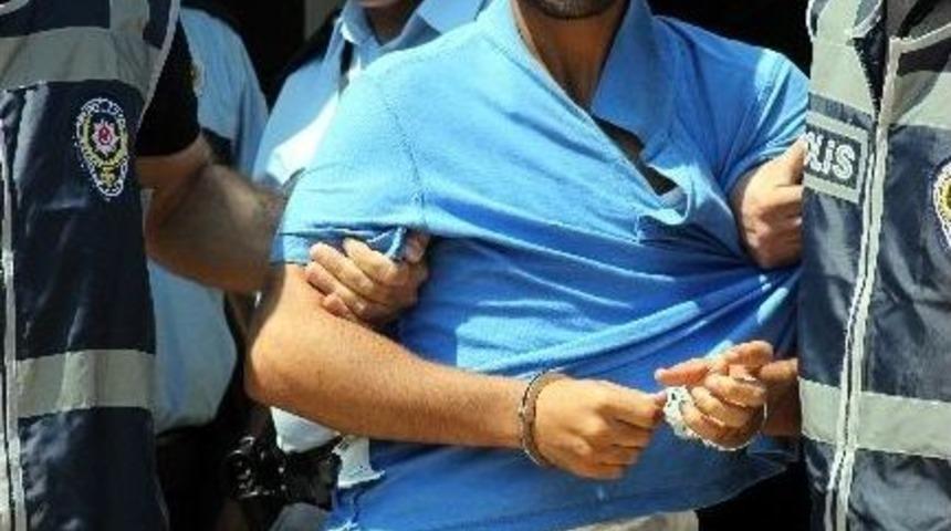 Bayrağı İndirmek İsterken Bacağından Vurulan Zanlı Emniyette