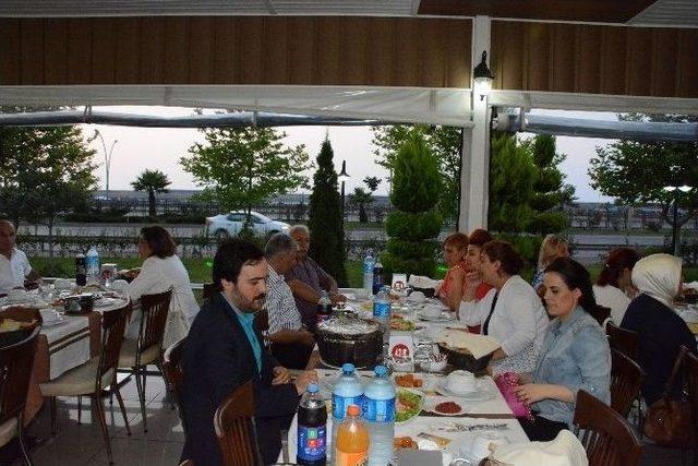 Ortahisar Belediye Başkanı Gen&ccedil; Belediye Meclis &Uuml;yeleri İle İftarda Buluştu 1