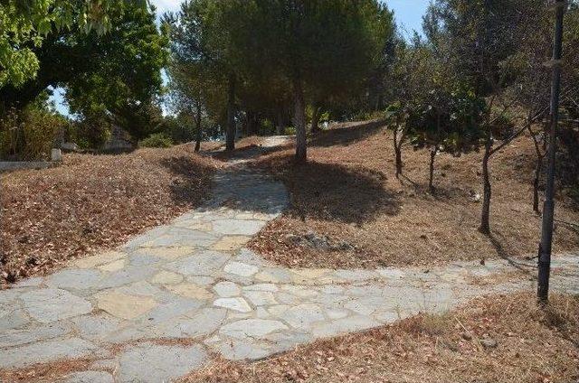 Bodrum&rsquo;da Bayram &Ouml;ncesi Mezarlıkların Bakımı Yapılıyor 3