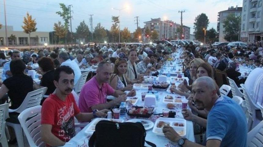 &Ccedil;orlu Medya Mensupları Derneği&rsquo;nden Aşevi&rsquo;nde İftar