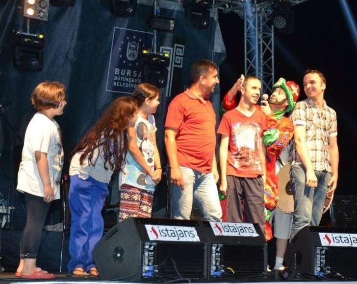 Uğur Işılak Bursa’da Sahne Aldı G1