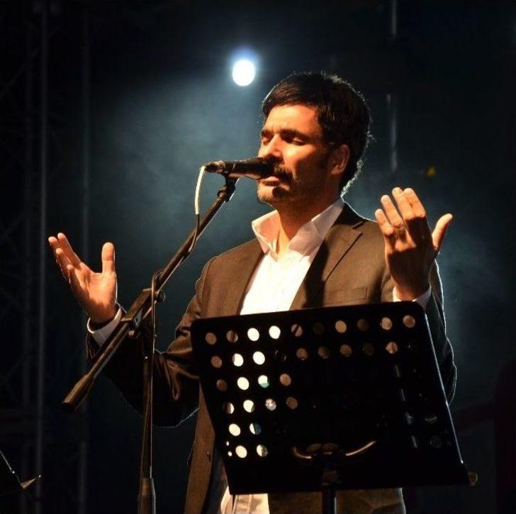 Uğur Işılak Bursa’da Sahne Aldı G5