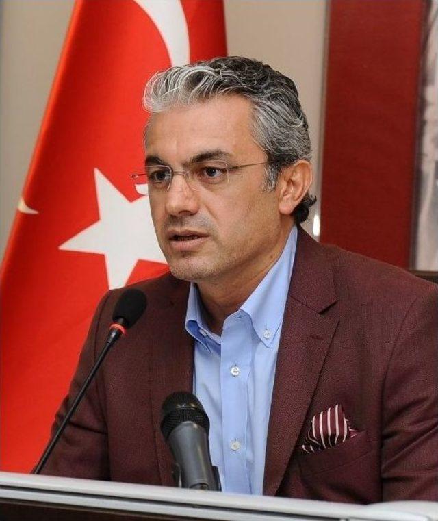 Karşıyaka Belediye Başkanı H&uuml;seyin Mutlu Akpınar: 1