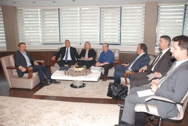 Başkan Doğan: "izmit&rsquo;e Daha &Ccedil;ok Macar Kardeşimizi Bekliyoruz" 1