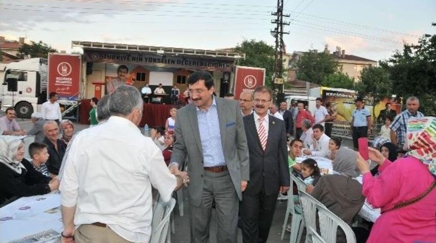 İki Mahalleyi Buluşturan İftar Sofrası