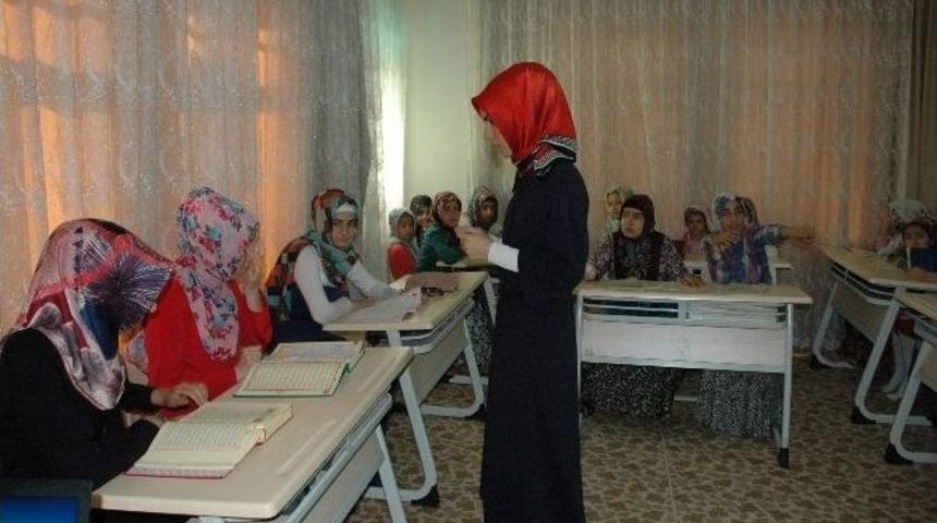 İşitme Ve G&ouml;rme Engelliler Kur&rsquo;an-ı Kerim &Ouml;ğreniyor