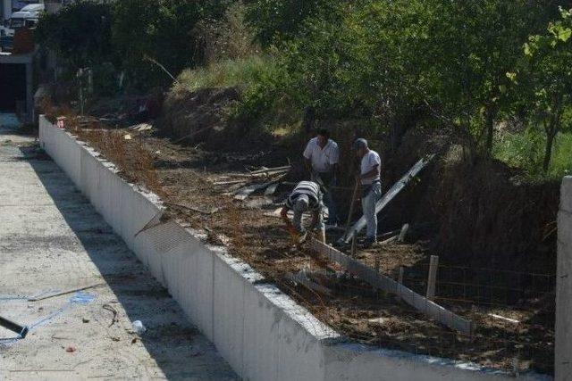 Kapaklı'da Dere Islah Çalışmaları Devam Ediyor