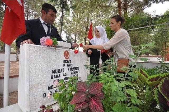 Hollandalı Gen&ccedil; Kadının &Ouml;l&uuml;ms&uuml;z Aşkı 1