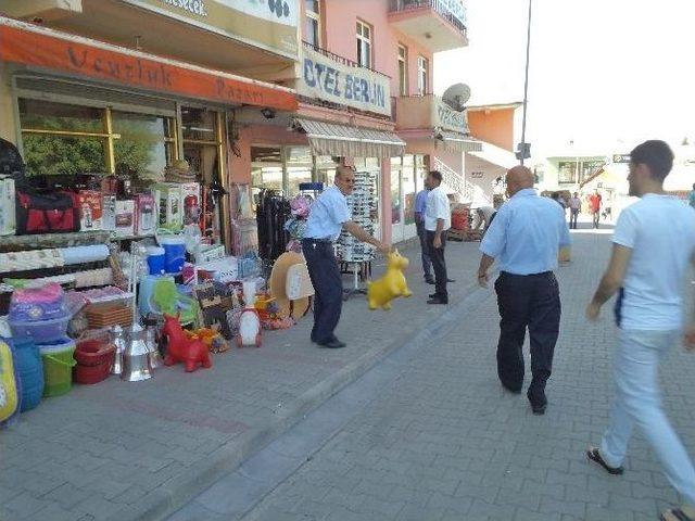 Zabıta Ekiplerinden Kaldırım Operasyonu