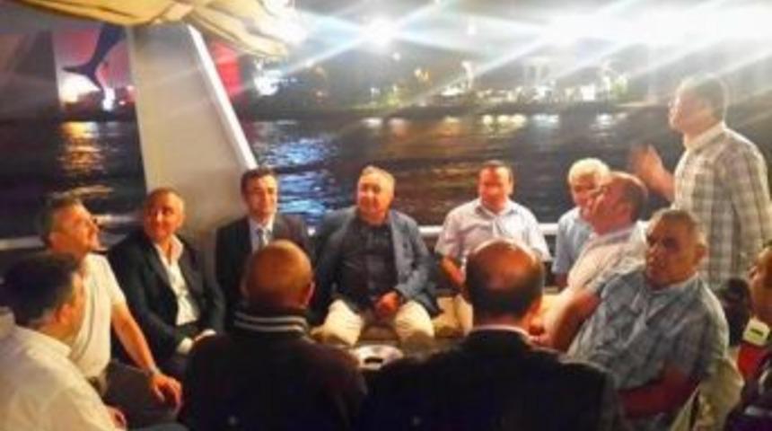 Osmancıklı Firmadan İstanbul Boğazında İftar