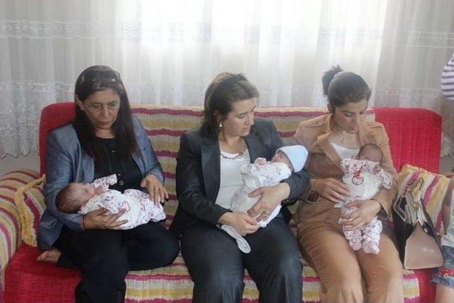 &Uuml;&ccedil;&uuml;zleri Olan Aileye Kaymakam &Ccedil;i&ccedil;ekli den Ziyaret 1