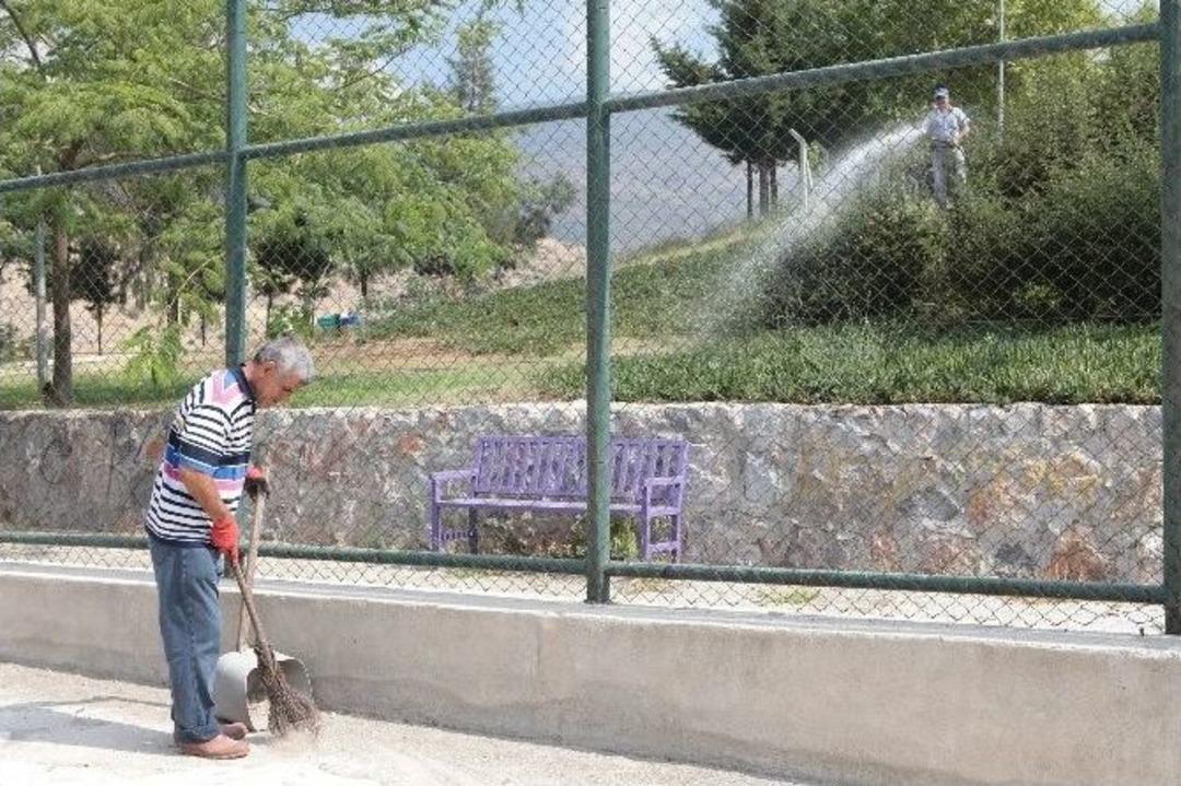 Bornova&rsquo;da &Ouml;rnek İş&ccedil;iler