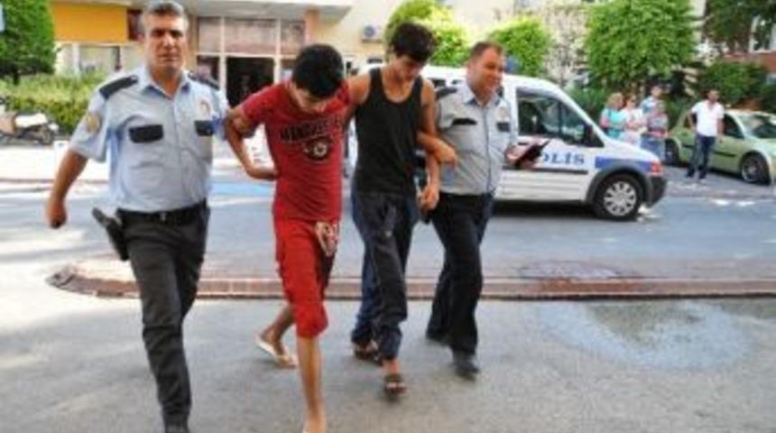 Alanya'da Bah&ccedil;ede Esrar Sararken Yakalandılar