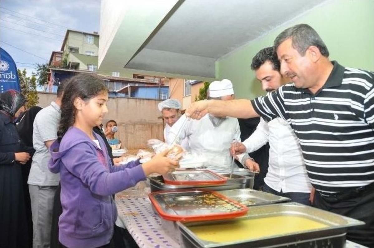 Darıca'da Mahalle İftarları Devam Ediyor