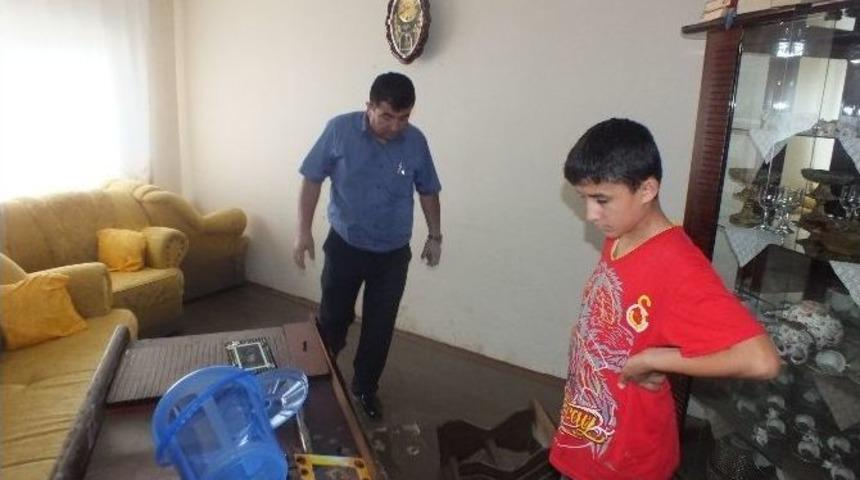 Yağmurda Hasar G&ouml;ren Evlerde İnceleme Yapıldı