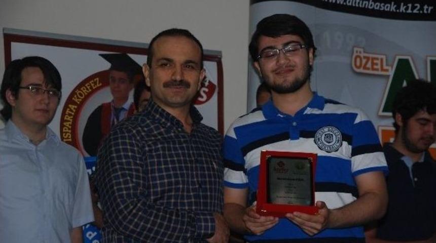 Lys'de İlk Bine Girenlere Plaket