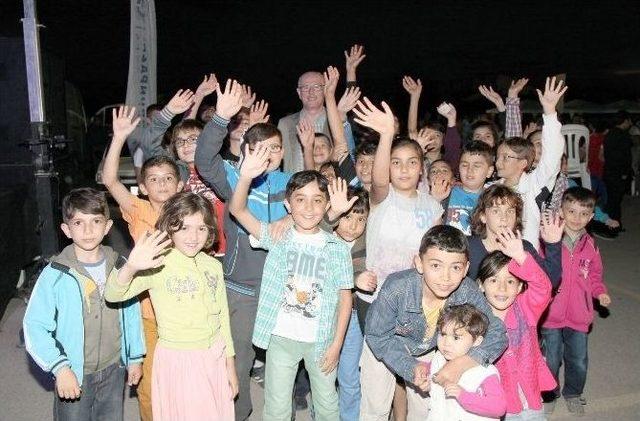 G&ouml;kmeydan İftarında Binlerce Kişi Buluştu 3