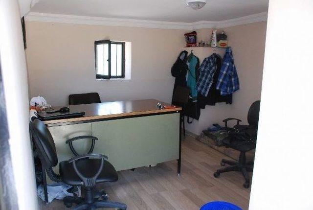 Tokat Kalesi&rsquo;nde Yakışmayan G&ouml;r&uuml;nt&uuml; Kaldırıldı 1