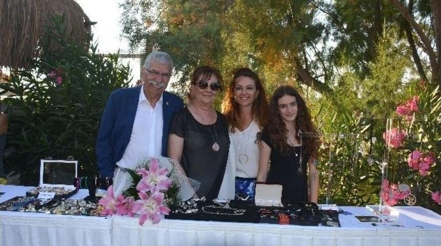 &Ouml;zel Tasarım Takılar G&ouml;z Kamaştırdı