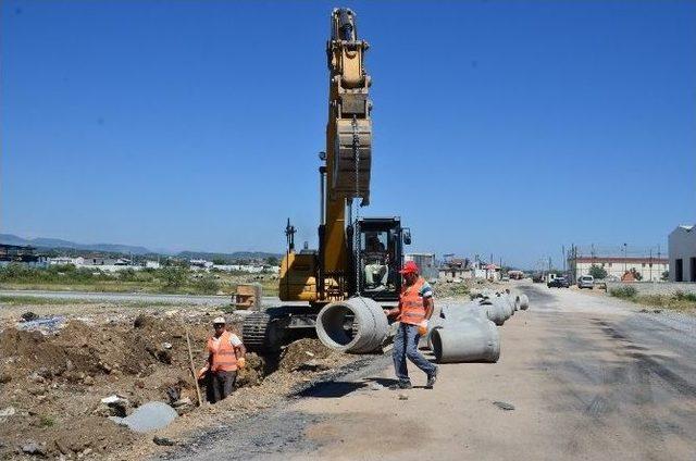 Manavgat’ta Yağmur Suyu Hattı Yenileniyor