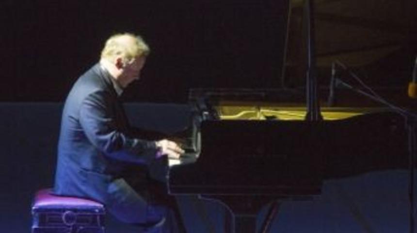 Ala&ccedil;atı'da Piyano Gecesi