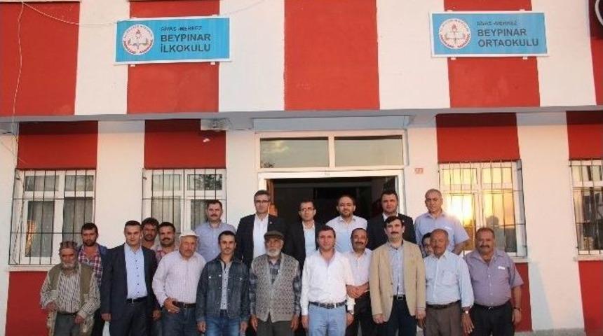 Ak Parti Merkez İl&ccedil;e Başkanlığı K&ouml;y İftarlarını S&uuml;rd&uuml;r&uuml;yor