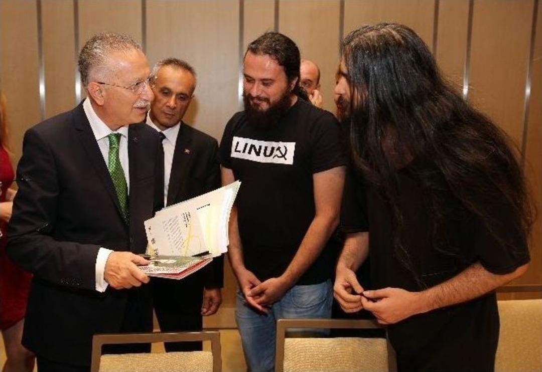 Ekmeleddin İhsanoğlu, Ekşi S&ouml;zl&uuml;k Yazarları Ve Gazetecilerle Buluştu