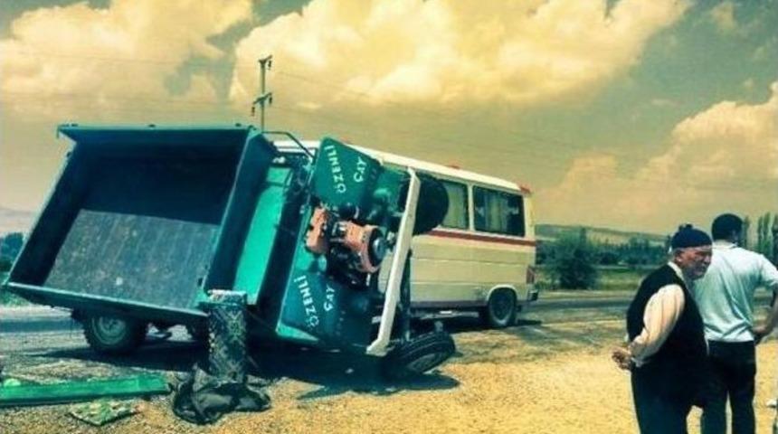 Afyonkarahisar&rsquo;da Trafik Kazası: 4 Yaralı