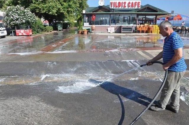 Mudanya Sahillerine Parfümlü Ramazan Temizliği 1