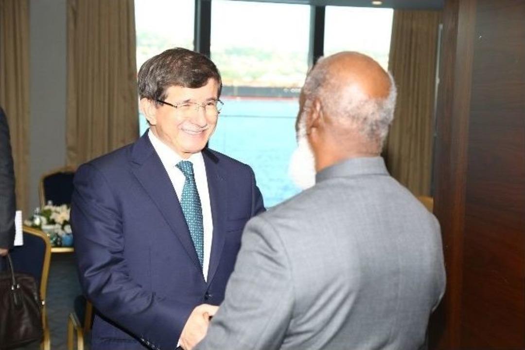 Davutoğlu Belizeli Mevkidaşı İle Bir Araya Geldi