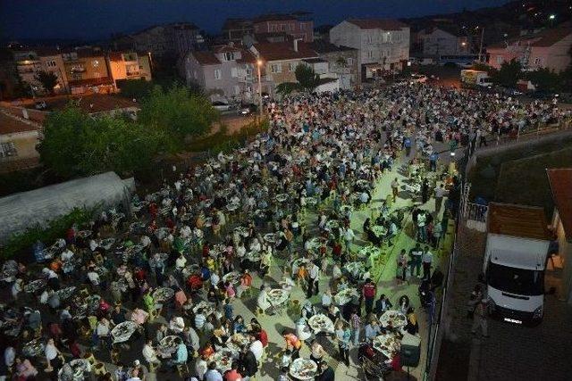 Başkan Cahan, İftar Sofralarında Vatandaşları Dinliyor 1